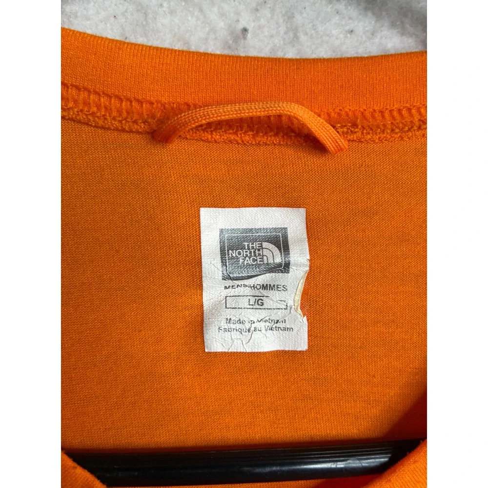 The North Face Mens VaporWick Performance T-Shirt Orange Short Sleeve L TC2D